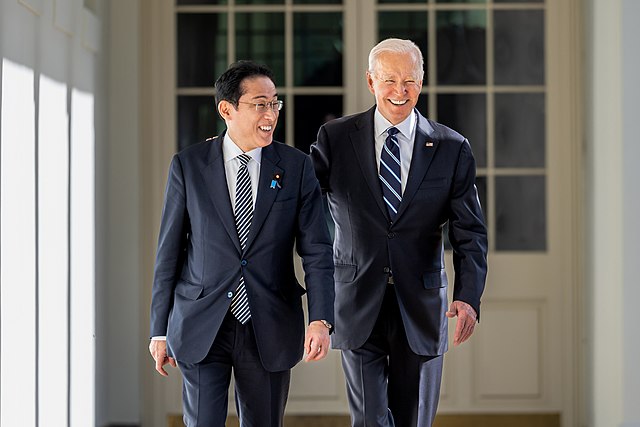 thumbnail_President_Biden_and_Prime_Minister_Kishida_of_Japan_at_West_Wing_Colonnade_in_2023